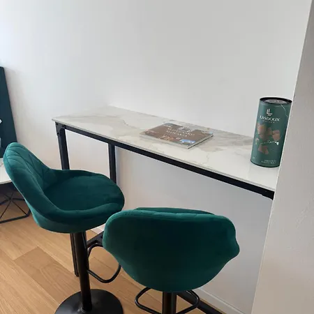 Liv Cashmere Nest W Balcony, Ac & Free Parking Apartment Bratislava