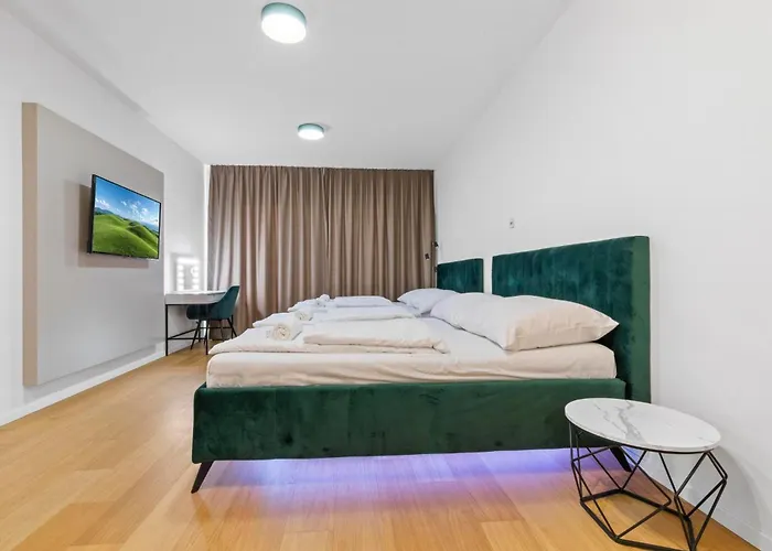 Liv Cashmere Nest W Balcony, Ac & Free Parking * Bratysława