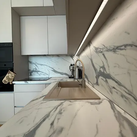 Liv Cashmere Nest W Balcony, Ac & Free Parking Apartment